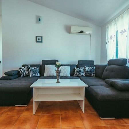 Villa Relax Veliki Drvenik Eksteriør billede