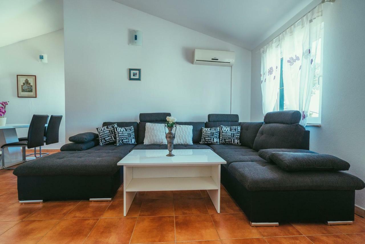 Villa Relax Veliki Drvenik Eksteriør billede