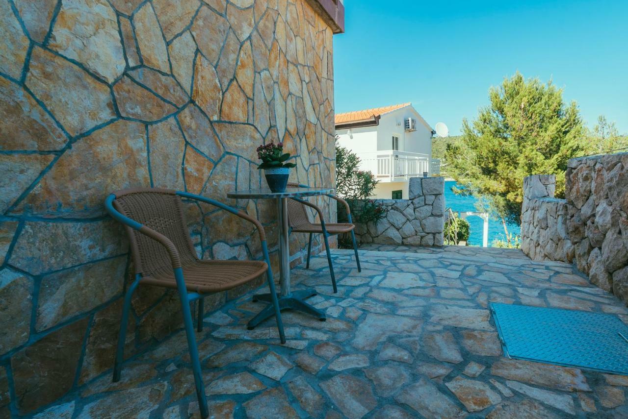 Villa Relax Veliki Drvenik Eksteriør billede