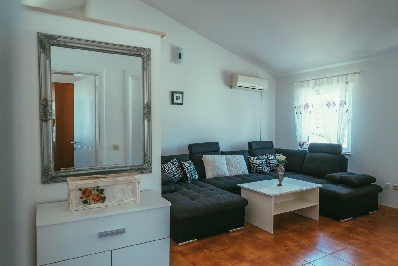 Villa Relax Veliki Drvenik Eksteriør billede