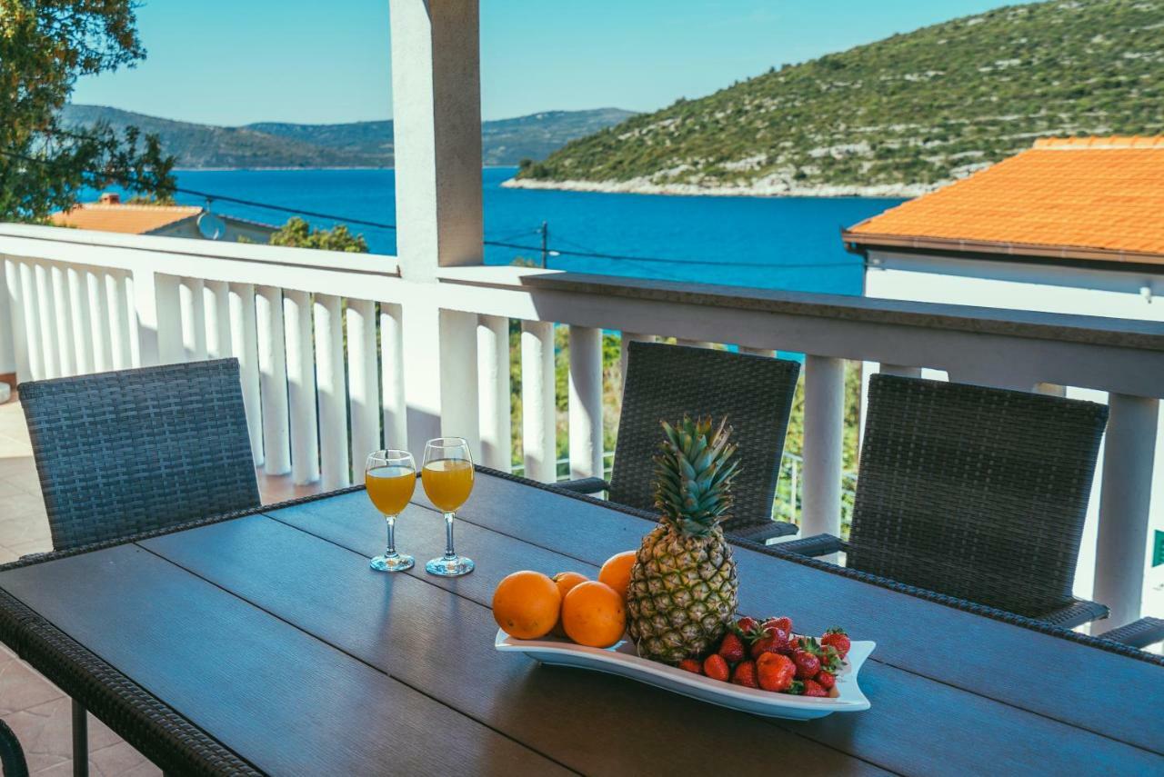 Villa Relax Veliki Drvenik Eksteriør billede